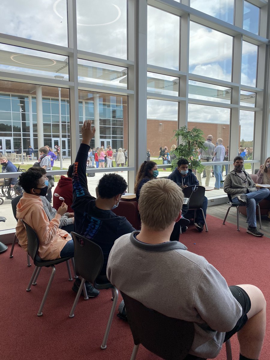 CarmenMangus's tweet photo. Paideia happened today in the library! #PelionMiddleLearningCommons #pelionmiddlelibrary #PelionProwl https://t.co/lSm4hvBqOP