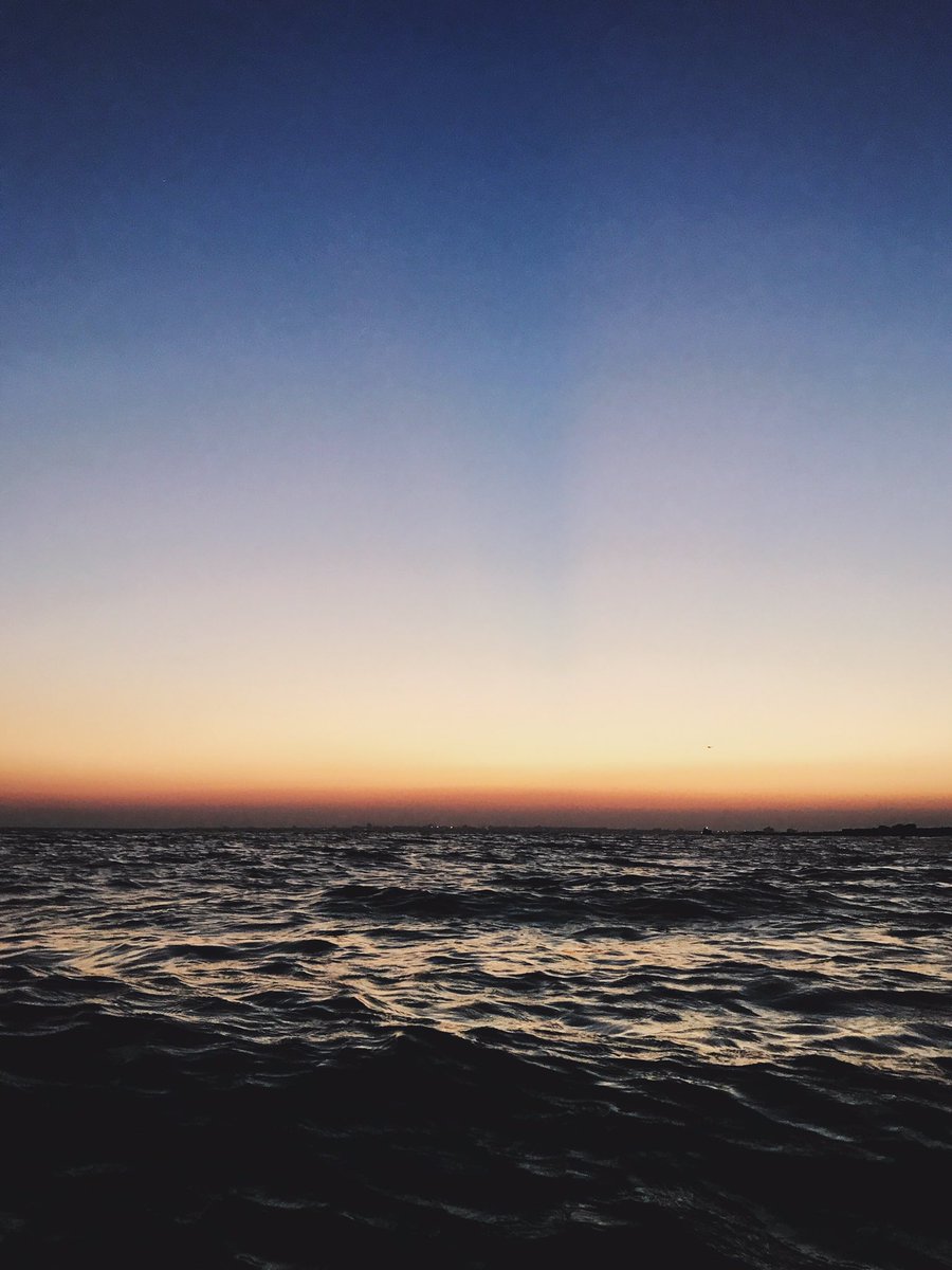 elvphoria's tweet photo. Under the same sky 💜

@BTS_twt https://t.co/GuJ7rYrxLI