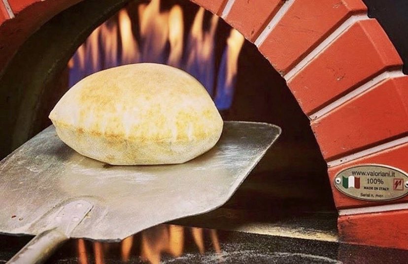 ParamountFoods's tweet photo. The best way to start any meal is with Paramount Pita Bread 💛 Baked fresh to order in our wood burning oven. Order now: https://t.co/bOMfotj8xv
#ParamountFineFoods #Takeout #Delivery #SupportLocal #Bread #PitaBread #FreshToOrder #WoodBurningOven @mohamadfakih8 https://t.co/ZWPv0Jhvzn