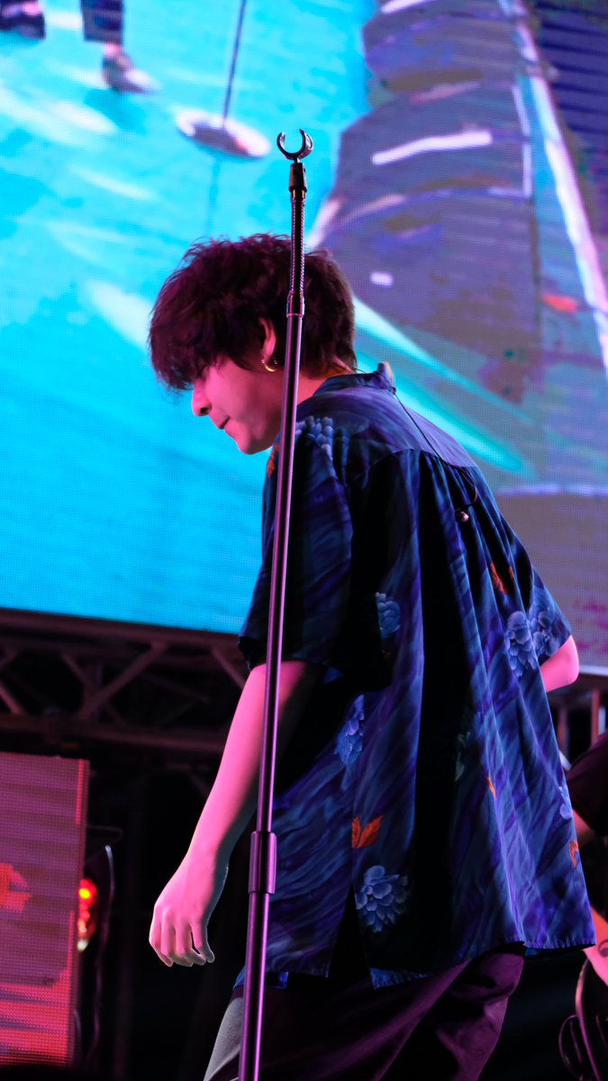 FonsukT's tweet photo. แสงฟาดมากกกงานเชียงใหม่ ใหนหน้าทอยหาไม่เจอแต่ไม่เป็นไร หลับตานอนก็นึกหน้าทอยออก 555555555555 (กระโถนมาาาาา) #thetoys #thefans #เดอะทอยส์ https://t.co/yXpn2ELyjo