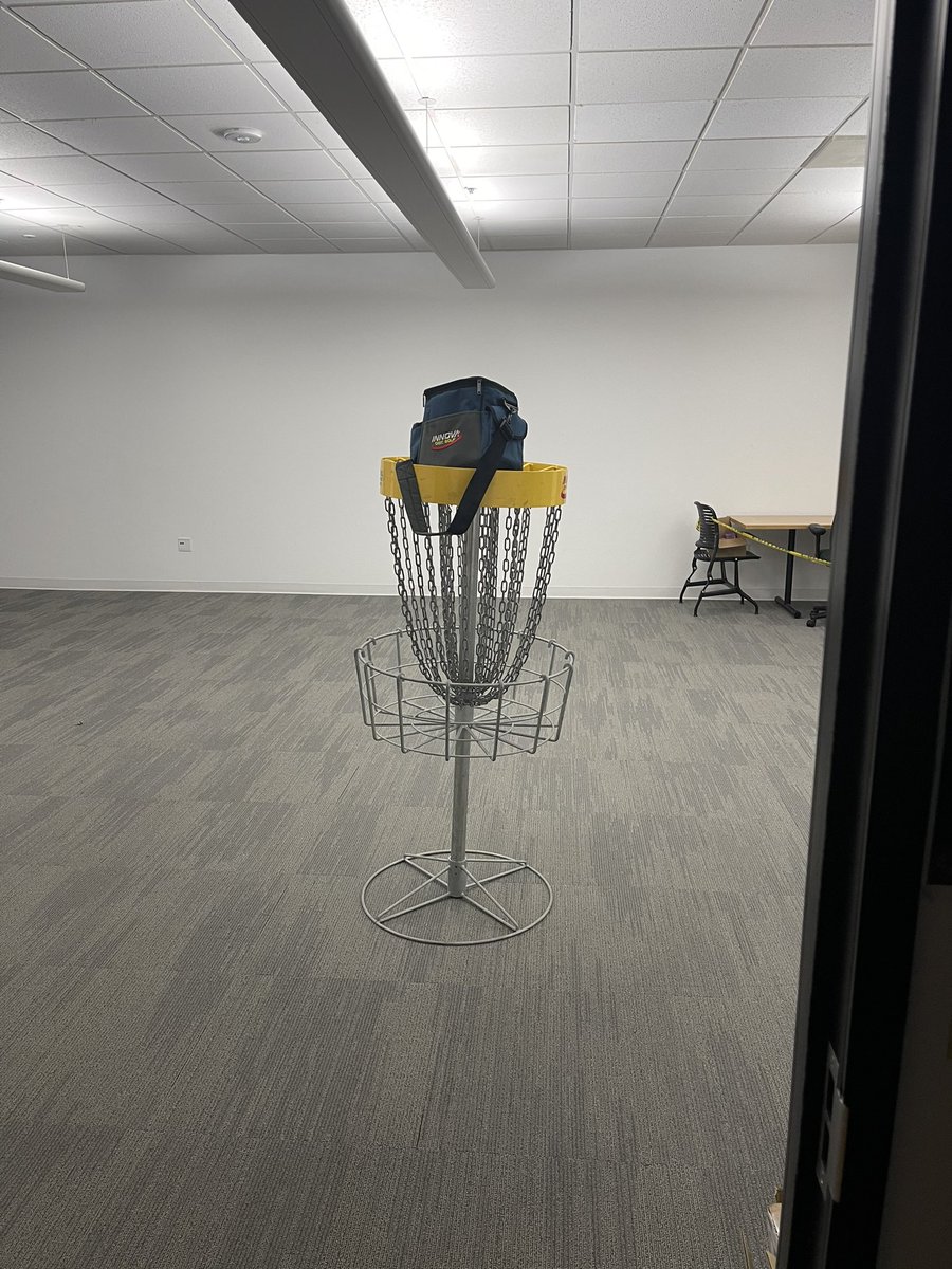 mapple62548's tweet photo. Undisclosed putting location. #discgolf #practiceputting #discatcherpro #firefly https://t.co/at8uBhb7iQ
