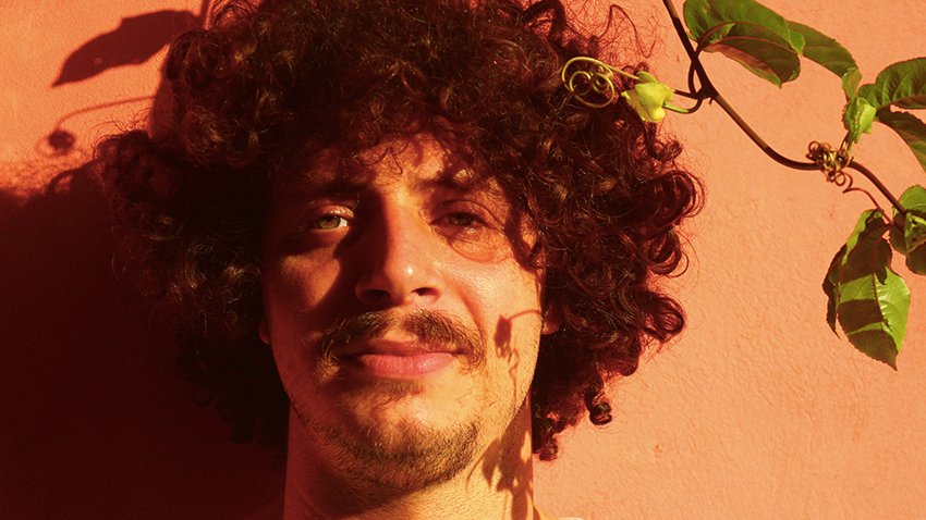 Música para acalmar e refletir ♡. Nesta quarta, às 21h, <a href="/thiagoramil/">Thiago Ramil</a> irá falar sobre "A Pulga", faixa inédita que estará no seu terceiro disco. O <a href="/lampeja/">Lampeja Música</a> é na <a href="/FM_Cultura/">FM Cultura - 107.7</a> 107.7 ou fmcultura.com.br. ▷ Ouça os programas anteriores no Mixcloud quando quiser (link na bio).