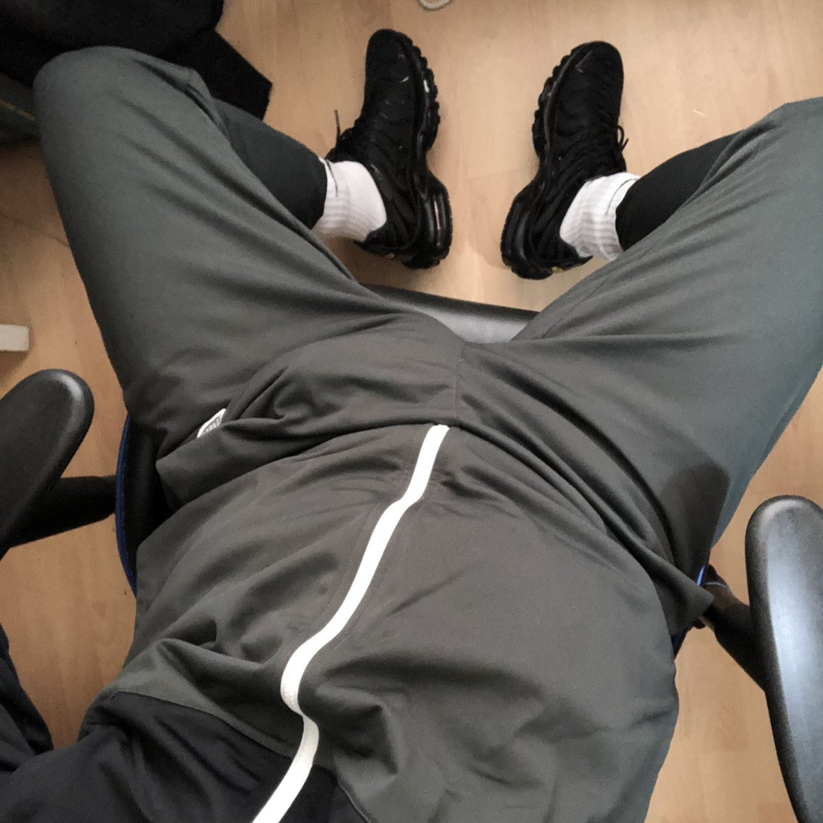 Rubber4Punk's tweet photo. New Tn’s. Can’t wait to rubber up in them. #gaychav #gayscally #gaytrackies #niketn #kiffeur #trackiesfetish #trainersfetish #gaykink #rubberchav #chavdrone https://t.co/G0x0Zui7Oh