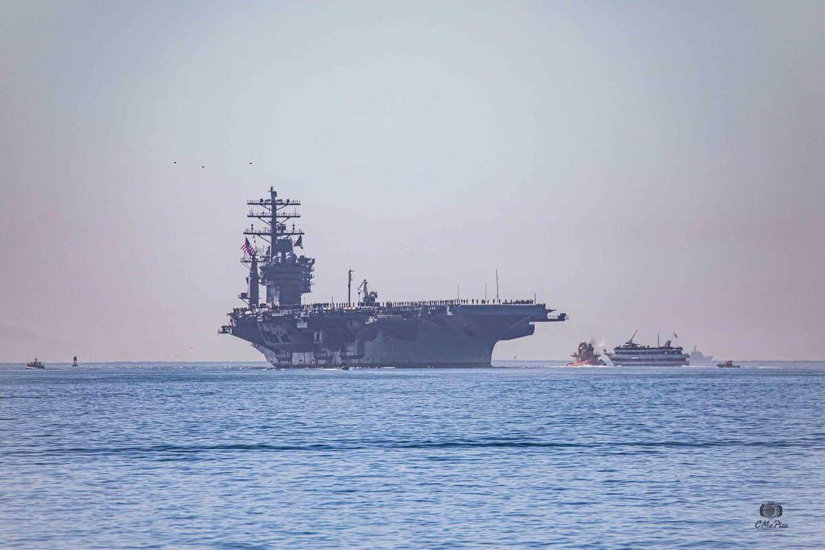 CMePics's tweet photo. The mighty Nimitz!! https://t.co/34I3hCs99F