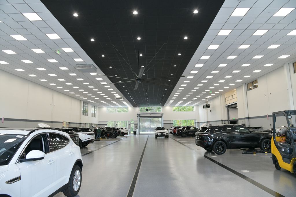 REDCOMLLC's tweet photo. Take a look at Ray Catena Jaguar Land Rover in Marlboro, NJ. Our team was able to transform the existing structure into the largest Jaguar Land Rover Dealership on the East Coast.
To learn more, visit our website:
https://t.co/CJ0QK801nf
#GivingYourDreamsStructure #NJDesignBuild https://t.co/rhMJhItJDA