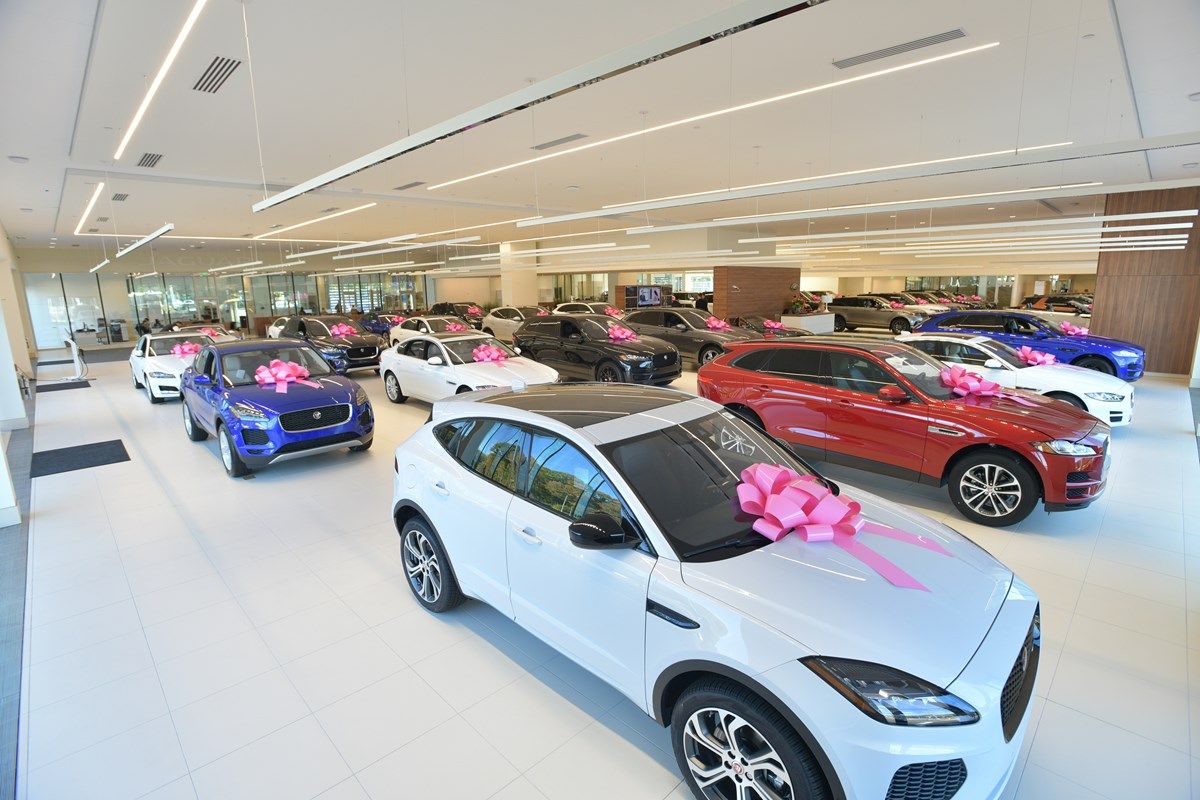 REDCOMLLC's tweet photo. Take a look at Ray Catena Jaguar Land Rover in Marlboro, NJ. Our team was able to transform the existing structure into the largest Jaguar Land Rover Dealership on the East Coast.
To learn more, visit our website:
https://t.co/CJ0QK801nf
#GivingYourDreamsStructure #NJDesignBuild https://t.co/rhMJhItJDA