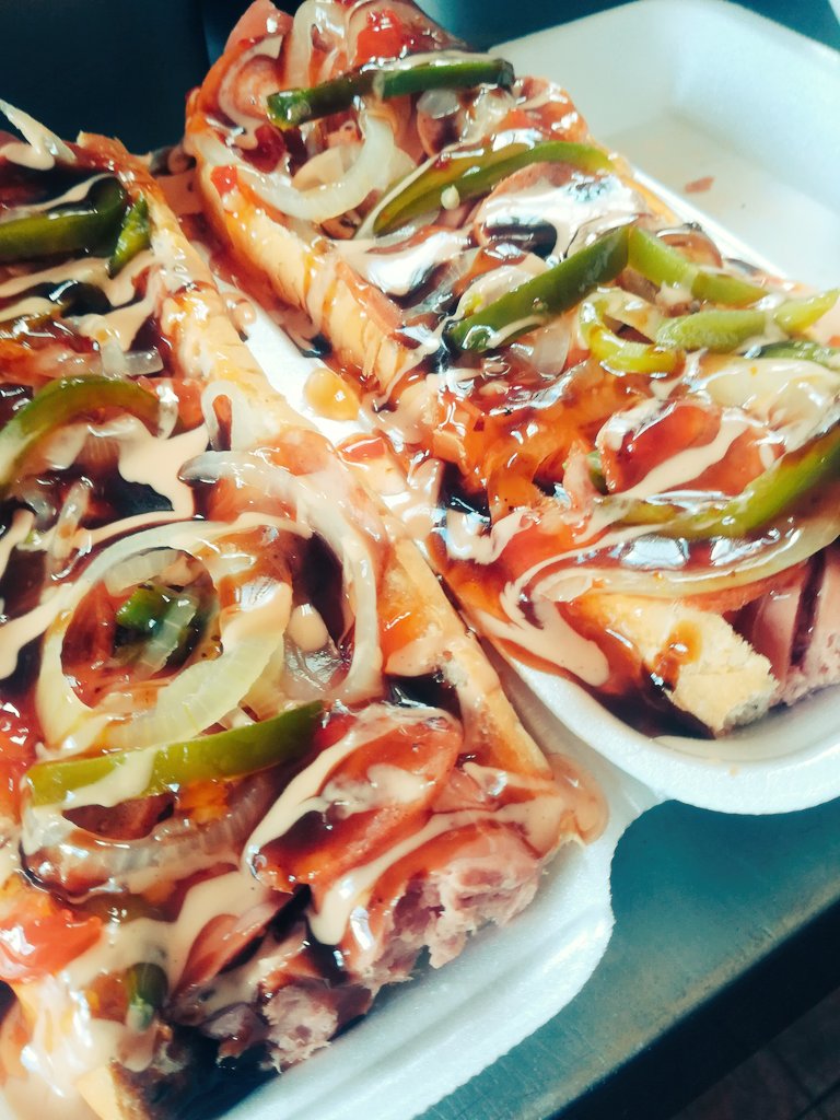 diebangos's tweet photo. The time to have a bite is owreedy now...... 💥💥💥💥💥🌭🌭🌭🌭🌭🌭
#DiebangosHotdogs #SimpleButTheBest https://t.co/ZA2ZX3oBhK