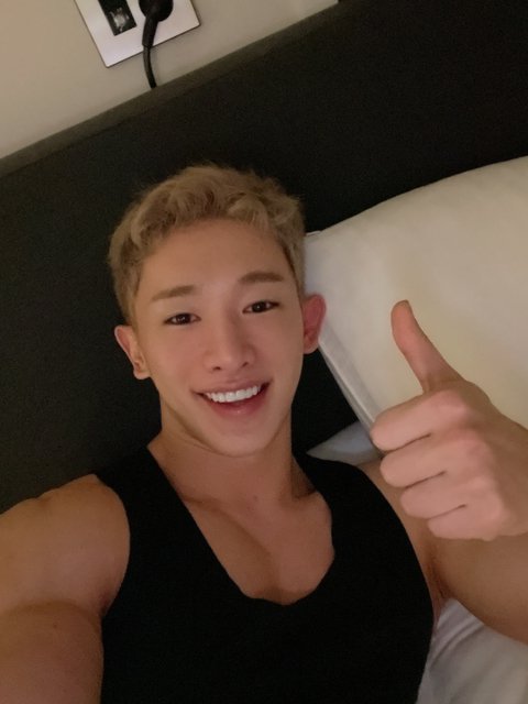 sharkster_ykh's tweet photo. 210330 Wonho

"Good night!" https://t.co/hVZcjhgVnv