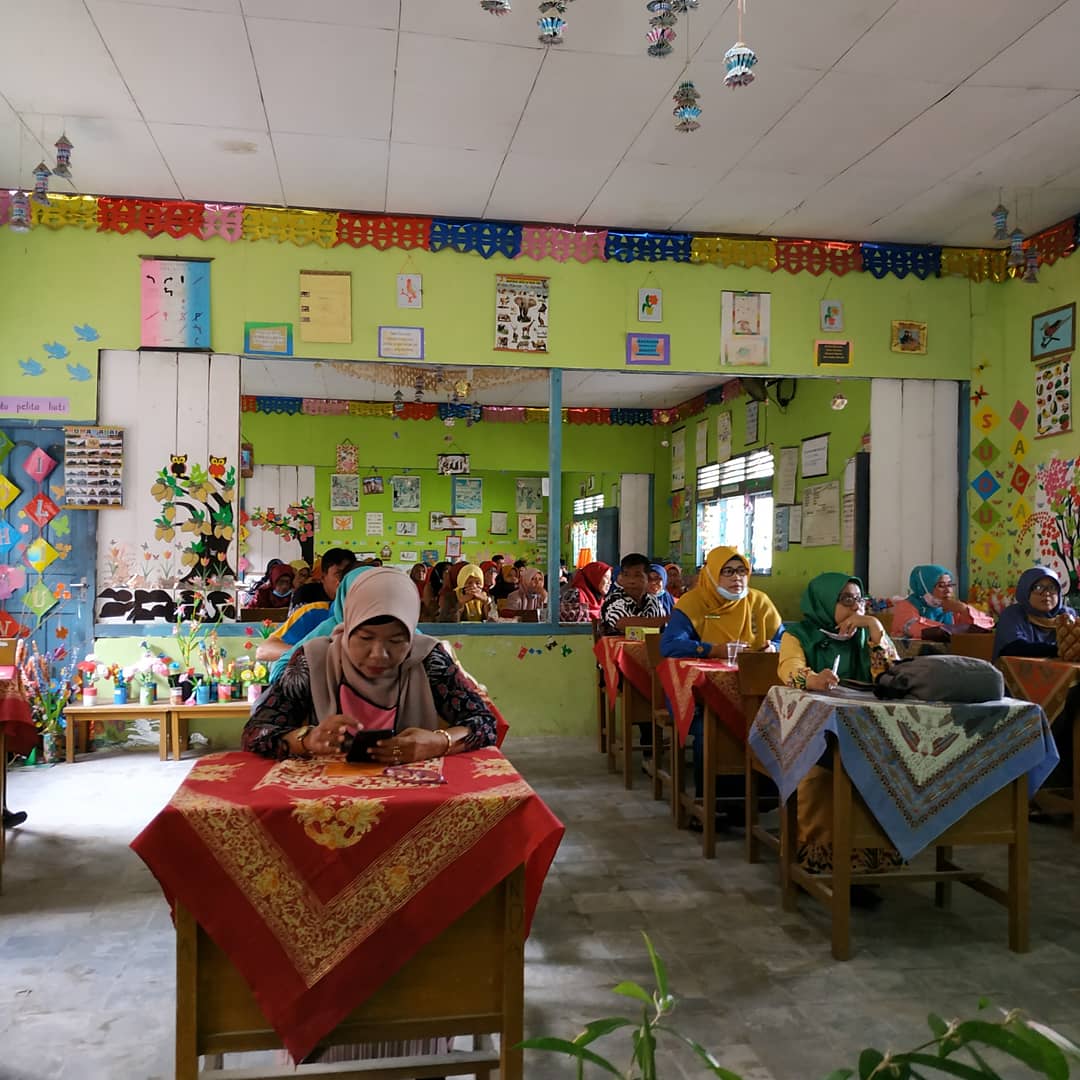 EvaRoza9's tweet photo. Late Post
Kegiatan tgl 13 Maret 2021
Pendampingan dalam Pelaksanaan Rapat Anggota Tahunan KPRI Ampek Nagari
@PENYULUH_COOP
@KemenkopUKM
#penyuluhkoperasi
#ppklkemenkopukmri
#ppklindonesia
#ppklsumaterabarat
#ppklkabupatenagam
#KoperasiKeren https://t.co/vWHQnPrnDa