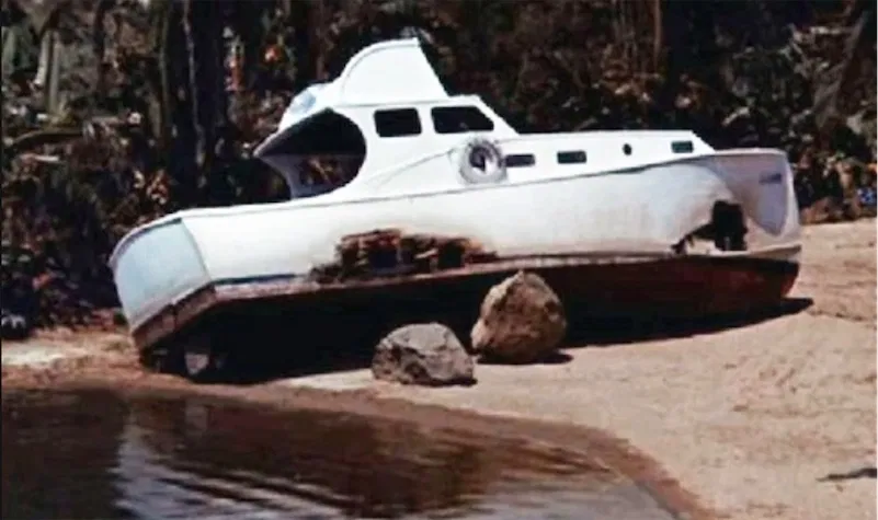 Student Life Cinema on Twitter: &quot;4: The SS Minnow from Gilligan&#39;s Island  (it would&#39;ve just crashed at a random nearby island)  https://t.co/euIJd5wlxM&quot; / Twitter