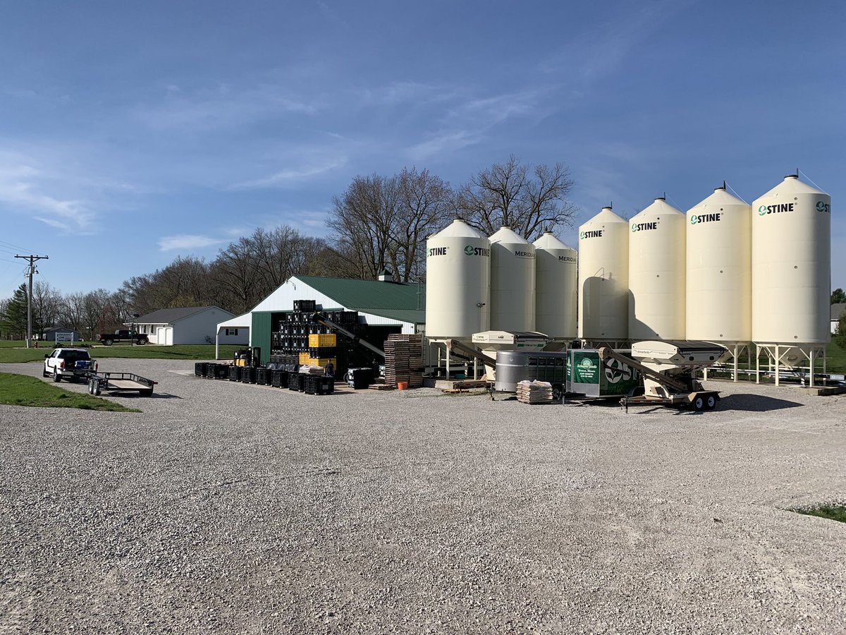 pottinger_ryan's tweet photo. #theDEIdifference is on site with @StineSeed Schuette Seeds firing up this bulk site that has a @USC_LLC #triflo #liwpumpstands V4 operating system. Flipping boxes and #seedtreating #Plant21 @DirectEntInc https://t.co/J4eCAwiYA8
