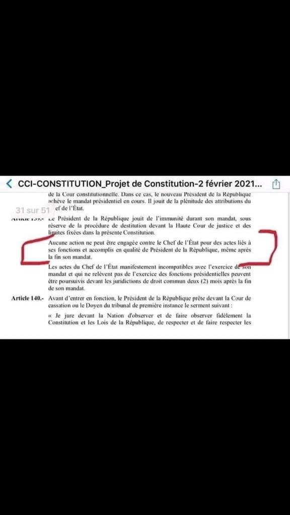 LaFaarah's tweet photo. L’une des raisons pour lesquelles ils poussent ce foutu référendum: ils veulent pouvoir s’en tirer tranquillement après avoir dilapidé les fonds nationaux. Et qui va en payer les conséquences? Nous, nos enfants et petits-enfants. Eux ne vivent déjà plus au pays! #FreeHaiti 🇭🇹✊🏾 https://t.co/Ef2J60pkky