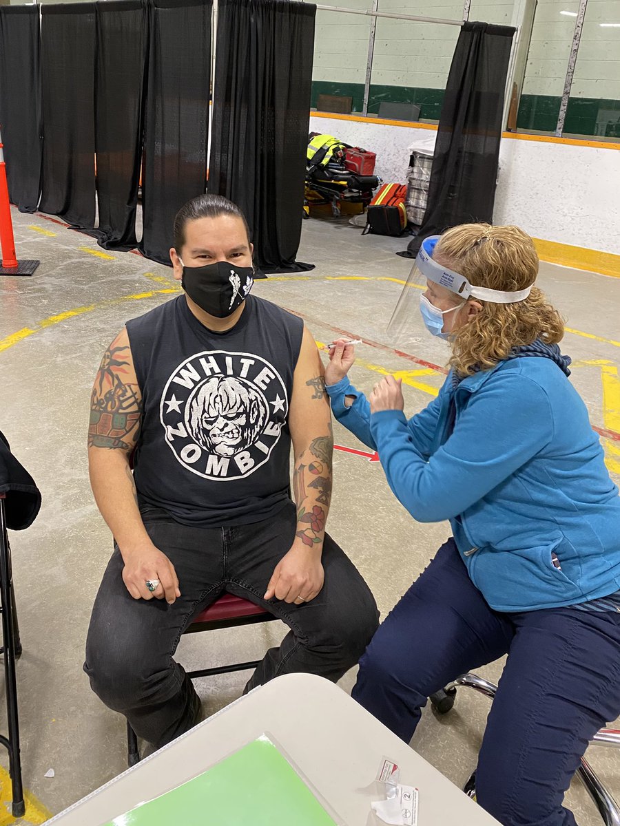 waub's tweet photo. Did my part to streamline the process by going sleeveless to get my COVID-19 shot https://t.co/DG8SUmIR4q
