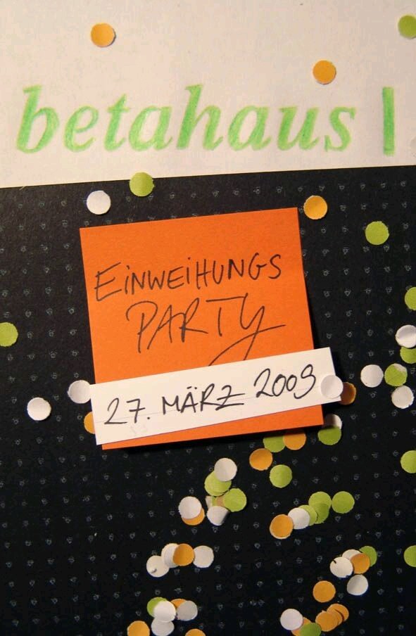 coworking_de's tweet photo. Am heutigen Tag vor 12 Jahren wurde eine Legende des #Coworking geboren. Am 30.03.2009 war der Start des @betahaus in Berlin. Die Eröffnungsfeier fand bereits ein paar Tage früher statt. Seitdem spricht man von #CoworkingSpaces auch in Deutschland. Herzlichen Glückwunsch! 🎉 https://t.co/tzqTu4BRVe