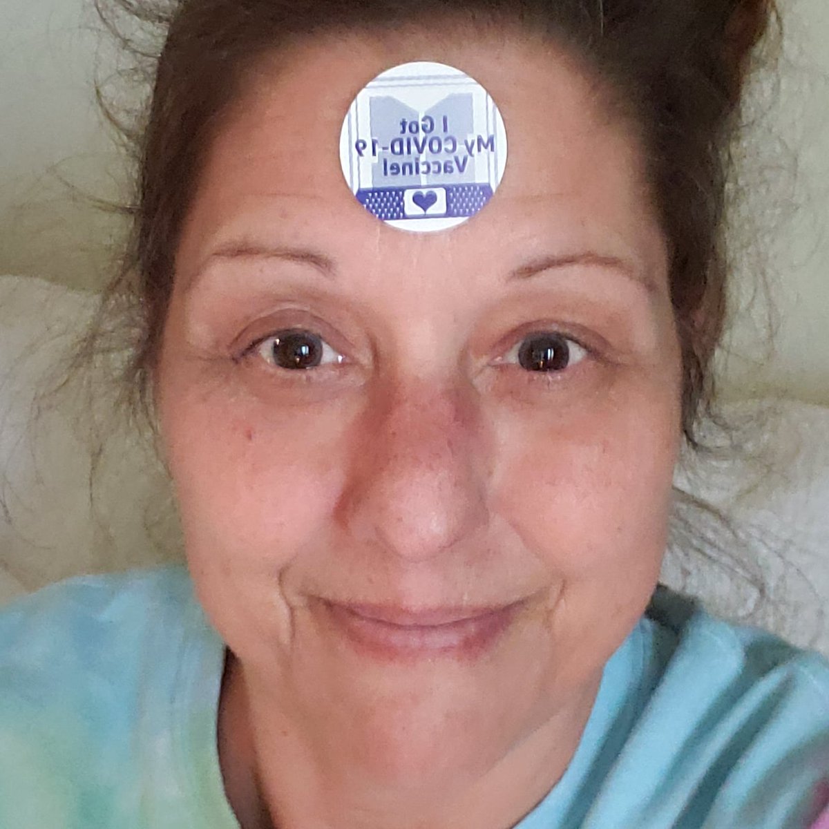 SamJones917's tweet photo. I got chipped Thursday, everyone please get your vaccine!
#COVID19
#CovidVaccine
#ChipMe
✌❤🎵
Granny https://t.co/m5Rggsoc8G