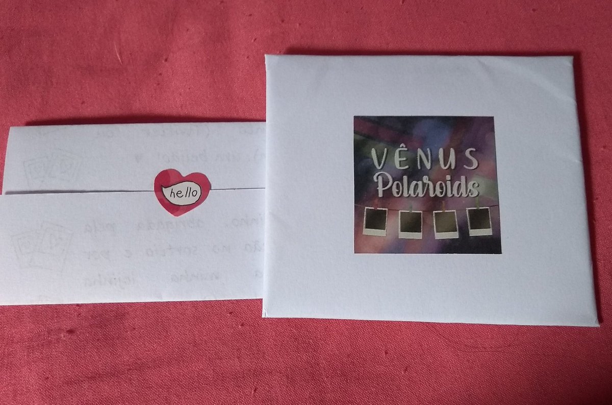 xuxuporra's tweet photo. Mimhas polaroids do sorteio da @VenusPolaroids chegaram!! São tão lindas, eu tô apaixonada, muito obrigada 💖 https://t.co/o8yadz8MWT