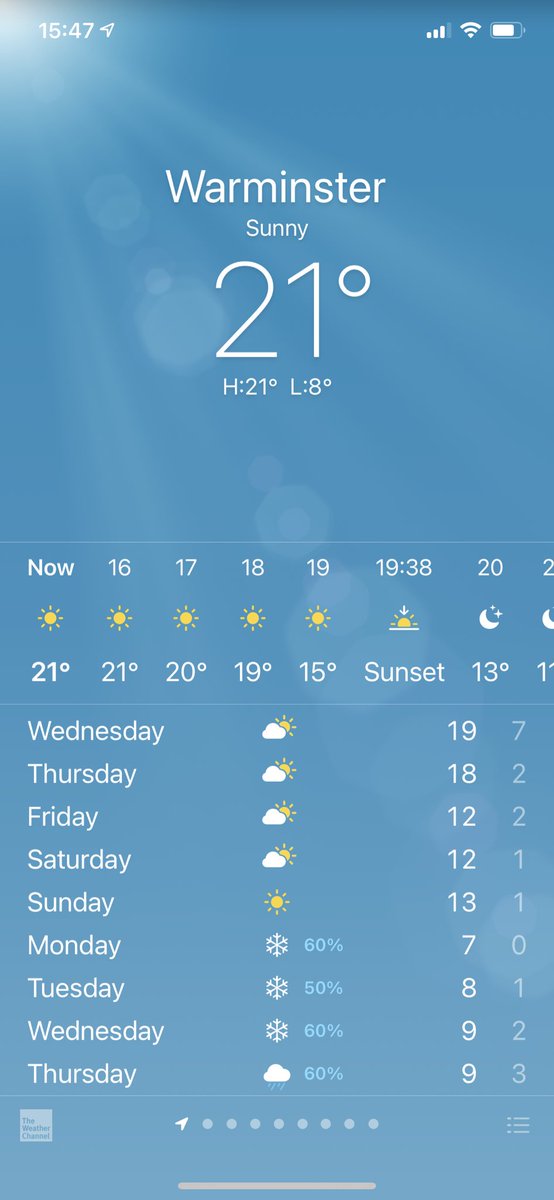 aaaron1991's tweet photo. How can it be 21 degrees today and then next week there is 60% chance of snow 🤣🤣☀️❄️ https://t.co/vbW2sycZVR