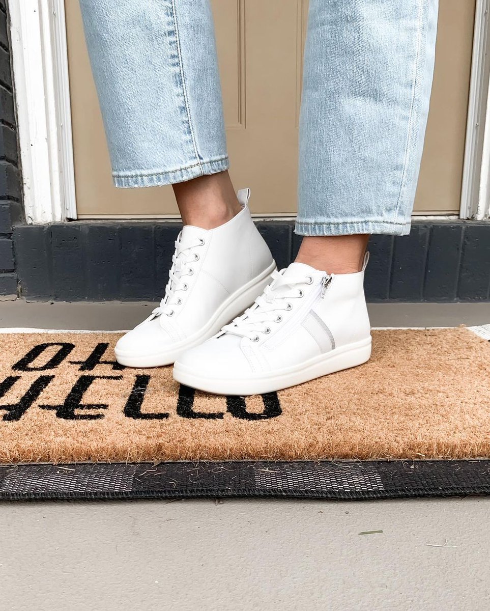 vionicshoes's tweet photo. A little #sporty, a lot #chic. π€
Shop this season's must-have high top STEVIE - available EXCLUSIVELY on https://t.co/gTlRyBqvtl. #VionicShoes #SpringSneakers #HighTops
SHOP NOW - https://t.co/cXO8MJzNZD
π·: @haleychristinexx, @datflipmel, @sonsandsunshine https://t.co/dD3ICUiMh1