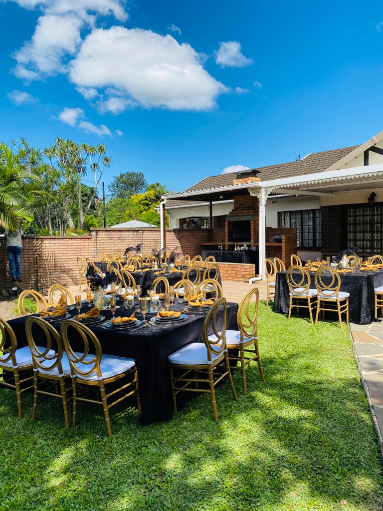 thembeka_K's tweet photo. Hey guys 🙂
Please RT this tweet. My client/s could be on your TL 🥺

I do exclusive decor  for 5 - 50 people and I'm based in Durban 🙏🏾 https://t.co/AHGbUbcpuN
