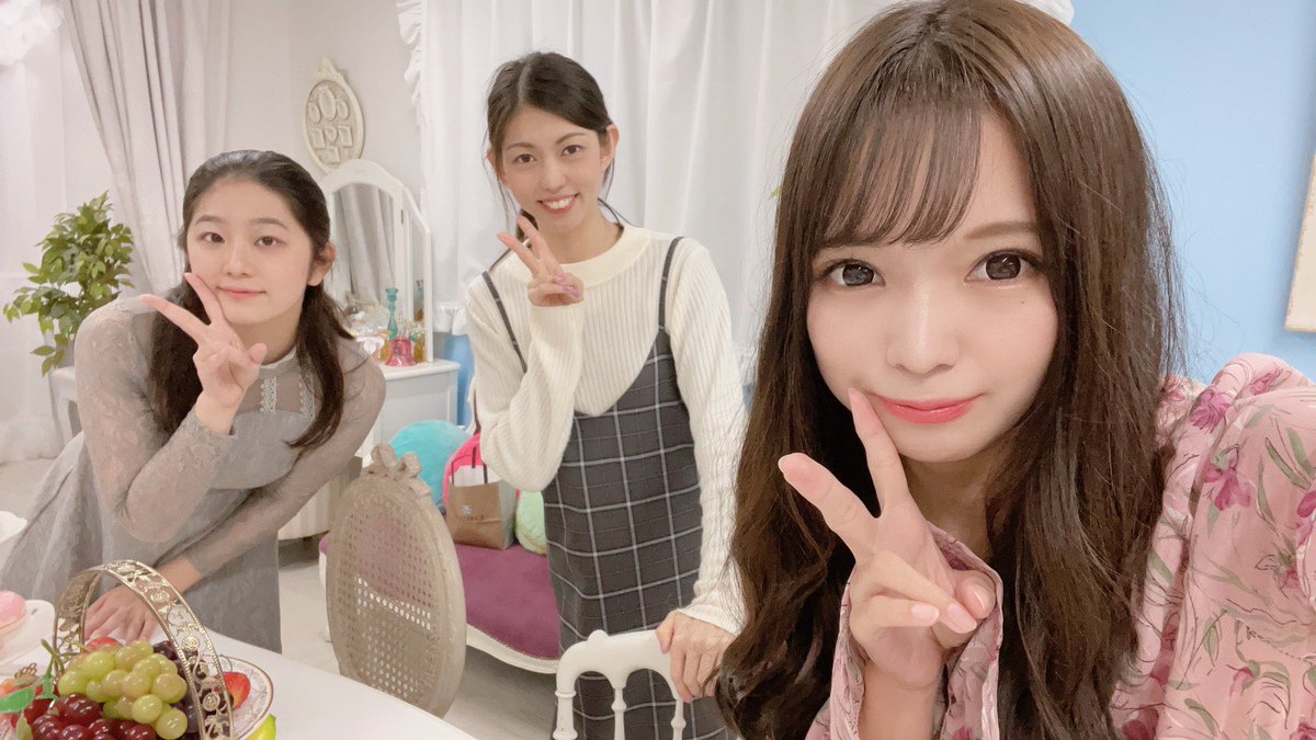 hoshimura_arisa's tweet photo. 本日はコラボにて
久しぶりに  #ポコチャ に
出没しました☺️
同じ事務所の
佐々木えりなさんと白石姫織さんと
#ペヤング　のペタマックスを
完食しました🥰
明日は凄いもの見に行くよ🙄 https://t.co/jk3uHJqmTS