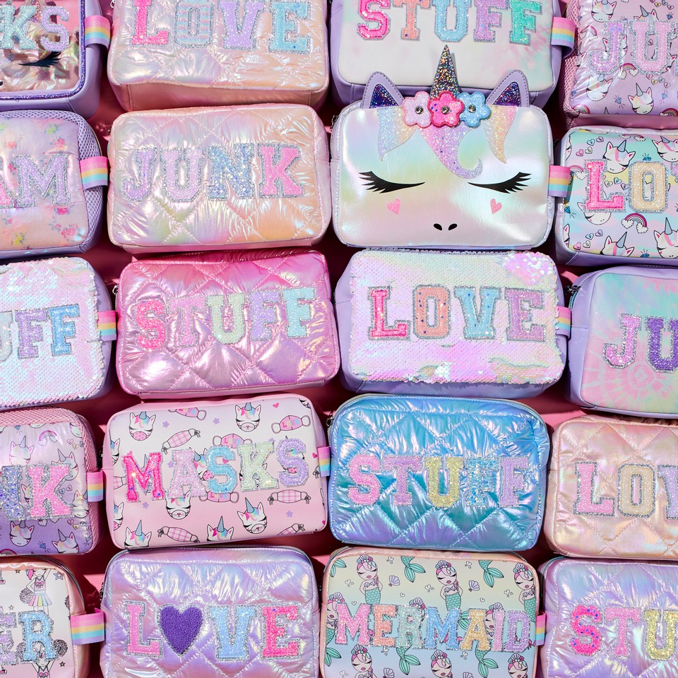 OMG_Accessories's tweet photo. Glamorous Pouches which are perfect for traveling! These Pouches hold so much! Shop our fave pouches all under $30! ⁠https://t.co/s6mCOl8vWM
 #travelgear #kidsaccessories https://t.co/ErUlpzufjU