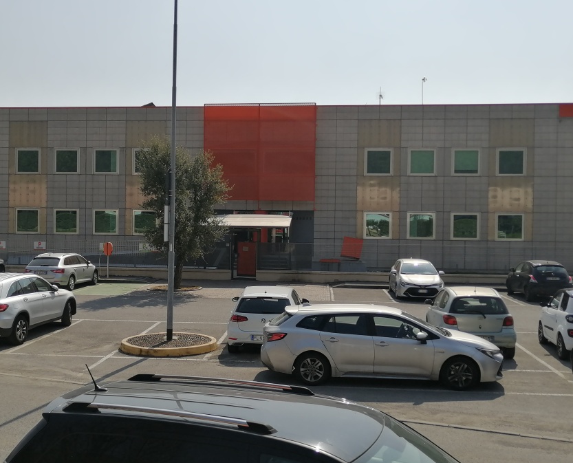 MdnsStudio's tweet photo. On-site surveys are often important to understand which is the best option among different ones.
Façade cladding made of orange metal mesh by ItalMesh 
.
#mdns #mdnsstudio
.
#architecture #facade #facadedesign #facadedetail #cladding #orange #architettura #officedesign https://t.co/BsSPffLXSM