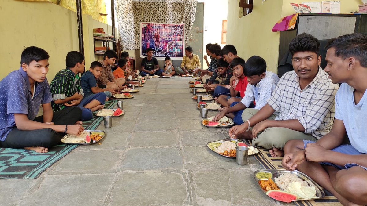 Sairam_nithiin's tweet photo. Our team @actor_nithiin #statewideNithiinfans
#Nithiin Anna birthday celebrations in #MathruAbhayaFoundation medipally Hyderabad
# charityIsOurResponsibility
#rtcxroads
#snist #ghatkesar #yamnampet #pocharam #medchal
#nithin #nithiin #nithinreddy #nithiinreddy #nithiinism https://t.co/8kDGfEODN1