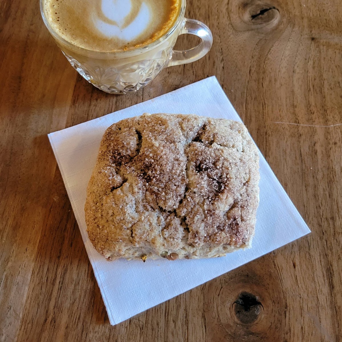carnelianocc's tweet photo. Our vegan scone this week is a spiced fig and walnut! What can we say, we just can't get enough fig! 🤷♀️
✌
❤
☕
#vegan #veganscone #veganbaking #fig https://t.co/JQqrErOWKH