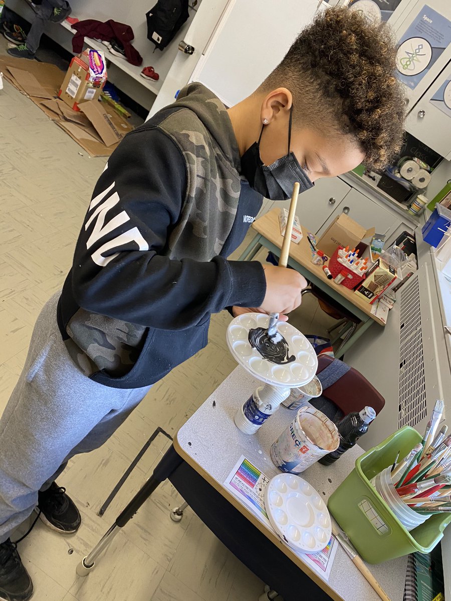 MsSkipwithLearn's tweet photo. Our construction zone is turning into an art gallery! The paint is out and the castles are starting to take shape! Can’t wait to see the finished products! #ldcsb #grade4 #socialstudies https://t.co/gOqL3eG8du