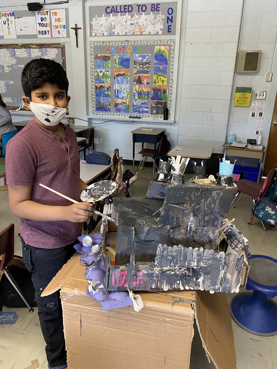 MsSkipwithLearn's tweet photo. Our construction zone is turning into an art gallery! The paint is out and the castles are starting to take shape! Can’t wait to see the finished products! #ldcsb #grade4 #socialstudies https://t.co/gOqL3eG8du