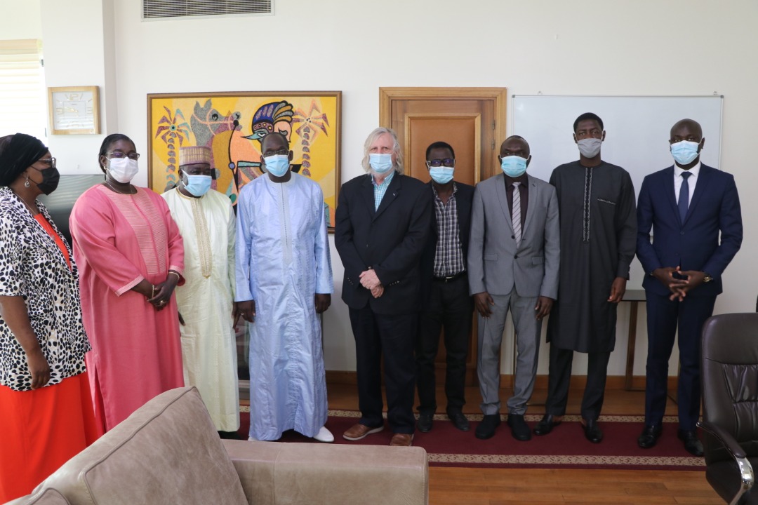 Didier Raoult tweet media