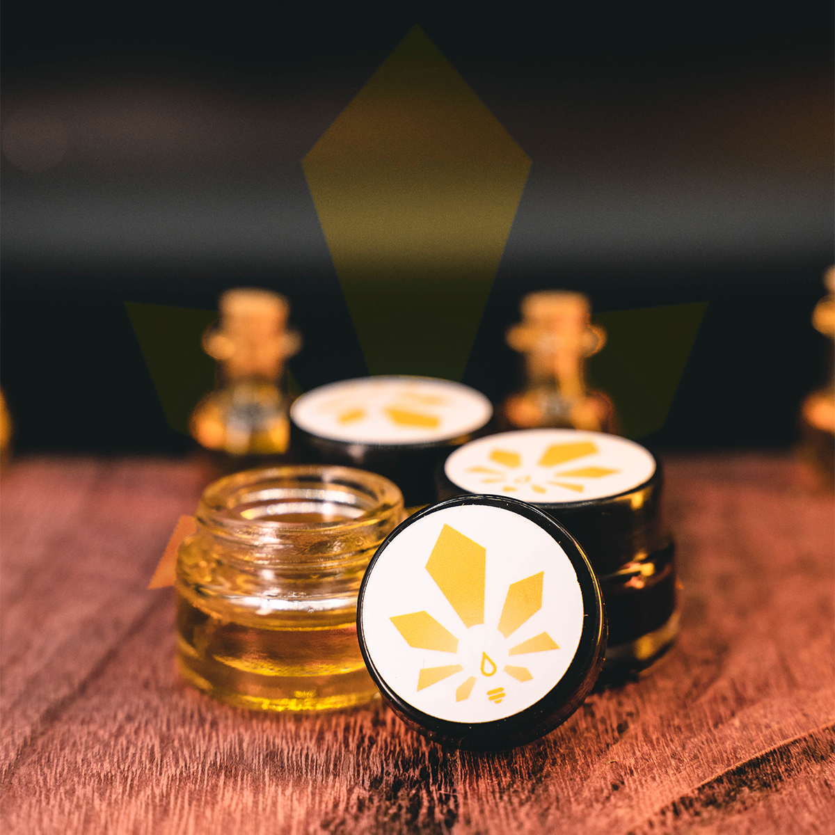 lumin_extracts's tweet photo. Our broad spectrum distillate ranges from 75%-85% and is ideal for use in tinctures, topical applications and a great foundation for use in pet products. https://t.co/jjucOytgMb https://t.co/rKms4sI38P