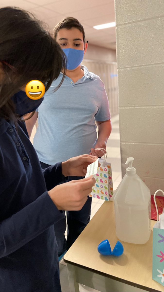 MsSultana6's tweet photo. The Easter Bunny has arrived here at FFM, bringing sunshine, clues and a whole lot of surprises!  🥕  🐣 🐰 @FFMcGinnCES @YCDSB @MelindaPizziol #EasterEggHunt https://t.co/STR3nfYnwd
