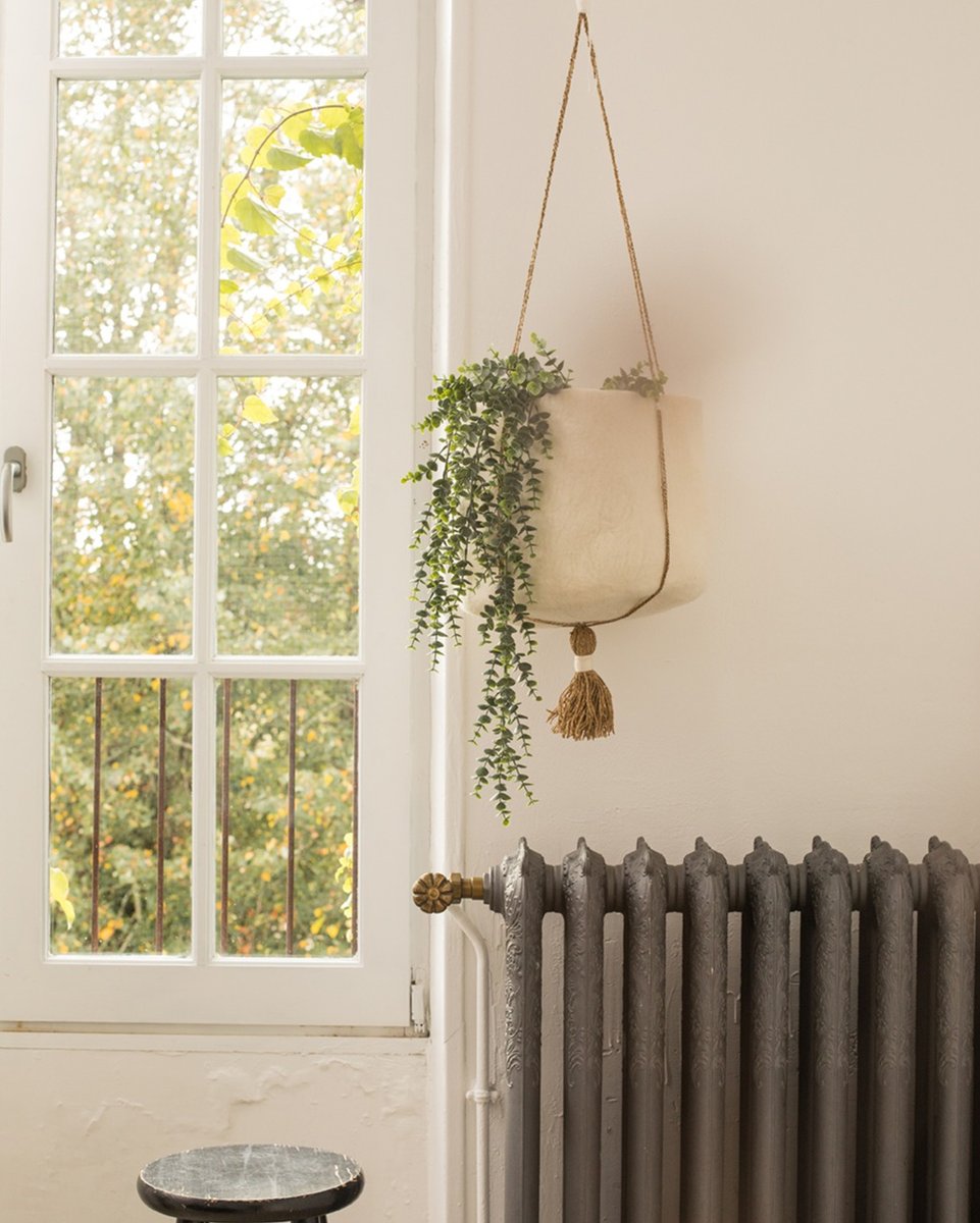 ecoistworld's tweet photo. Felted hanging basket. Good soft design by #muskhane_officiel #EcoistWorld ❤️ they're made of sustainable raw material, ethically made, durable + 100% #biodegradable #Zerowaste #circulardesign
.
.
#homedecoration #homestyling #homeinteriors #homedesignidea #handmadelbaske https://t.co/HqYIk3t2uK