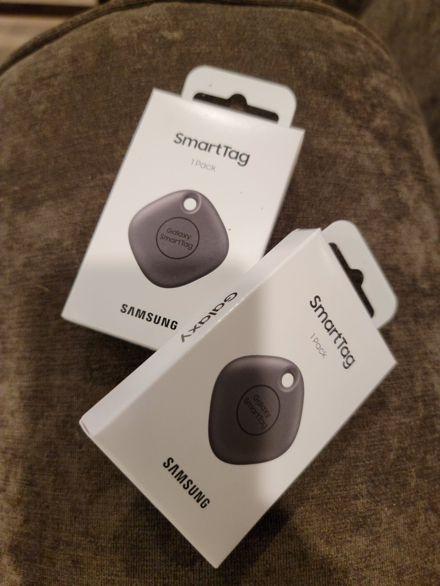 Its_Only_Me_40's tweet photo. The #Samsung #SmartTag are amazing. It integrate perfectly with #SmartThings. I control everything from my #GoogleNest, #RingDoorbell and all my connected devices. @GOTGFSMTeam @JJallDay3415 @lee_miller_16 @pavelmiranda #SamsungSmartTag #SamsungPro @SamsungMobile #GalaxyS21Elite https://t.co/BzC8oy8cfZ