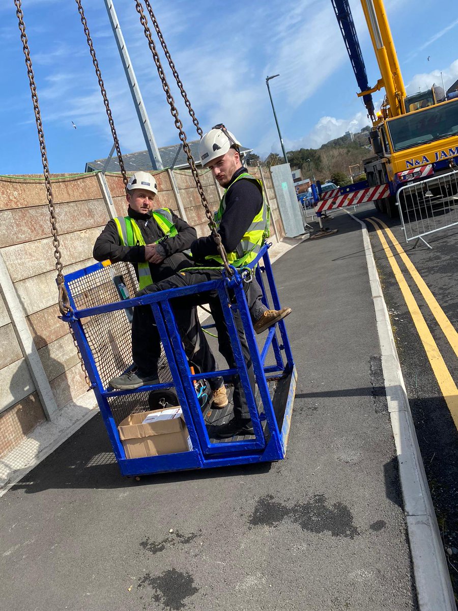 FloodlightingE's tweet photo. The only safe way for the team to access the columns...
Only to be carried out in perfect weather conditions - we hit the jackpot today 🌞
#floodlighting #luxlight #LEDlights #lightmaintenance #floodlightingandelectrical https://t.co/UElU7Ka3Hw