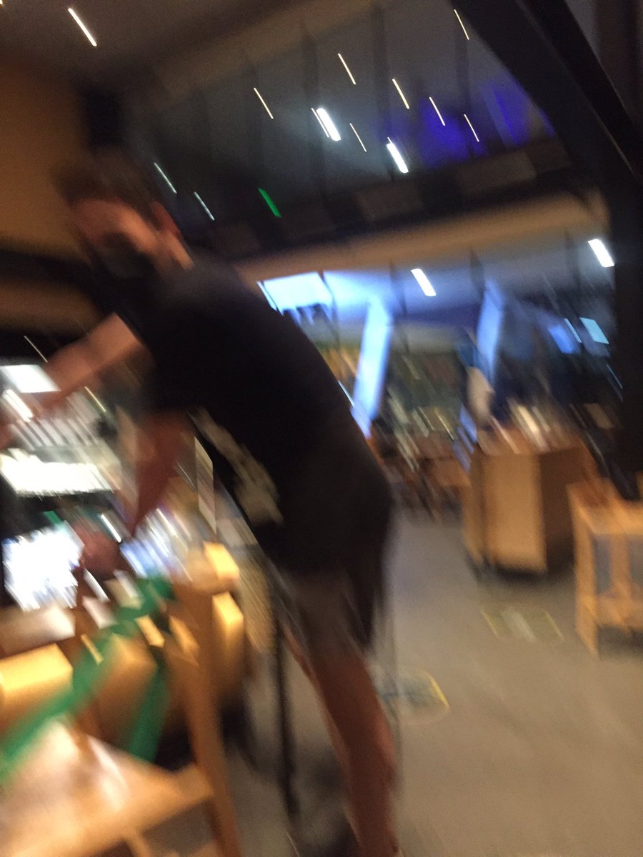 andoni_ceb's tweet photo. kanang nilingi'g kalit imong crush barista nga kuhaan unta nimo stolen shot.. hahaha #sakspan #altercebu https://t.co/bwfu3geXnc