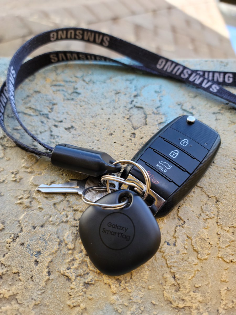 Its_Only_Me_40's tweet photo. The #Samsung #SmartTag are amazing. It integrate perfectly with #SmartThings. I control everything from my #GoogleNest, #RingDoorbell and all my connected devices. @GOTGFSMTeam @JJallDay3415 @lee_miller_16 @pavelmiranda #SamsungSmartTag #SamsungPro @SamsungMobile #GalaxyS21Elite https://t.co/BzC8oy8cfZ