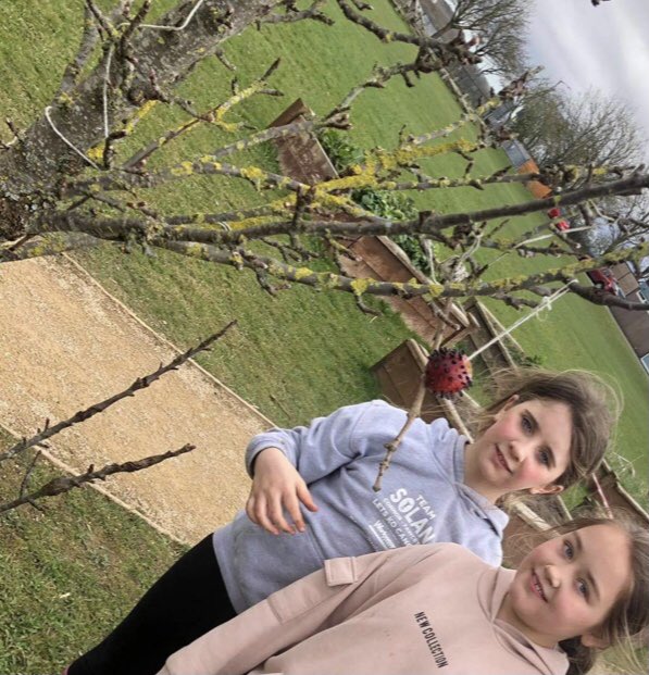ScoutedSam's tweet photo. Another busy Easter of outdoor holiday clubs with @ScoutedChris &amp; @approachtoo We’re enjoying our days with the children of @ClevesCross @fsprimaryschool @westcornforthps 🌱🌳🌼☀️ https://t.co/r78mNXHZs2