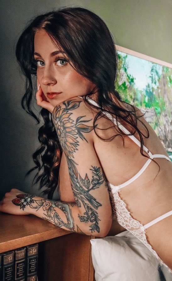 MrsStoveskies's tweet photo. Some of my recent work, I have my next Airbnb set up for April 30th-May 2nd if anyone is interested ✨ https://t.co/wo6xtJiay7