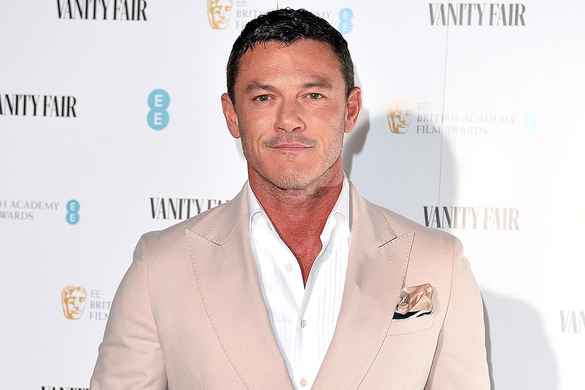 IntoFilmverse's tweet photo. Luke Evans, Jacob Tremblay and Olga Kurylenko have joined the cast of 'Bear Season', a coming-of-age immigrant drama from director Simon Aboud, based on the Bernie Hafeli novel.
(Source: https://t.co/H2nD1qz17x)
#LukeEvans #JacobTremblay #OlgaKurylenko #BearSeason #SimonAboud https://t.co/21K4NahGlm