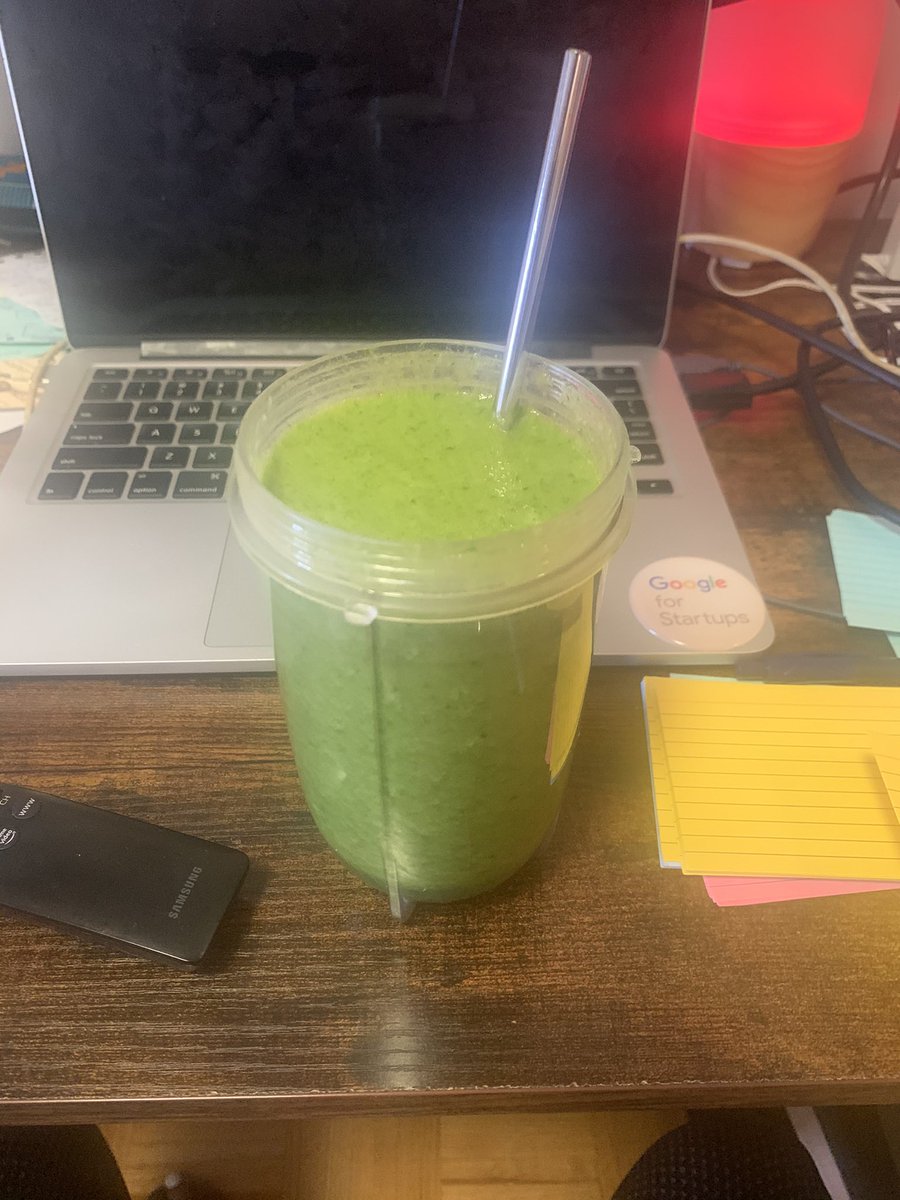 ellekhemist's tweet photo. Day 3 of #Asmoothieaday 🍏🍌🥒🥬 https://t.co/Y62aKIqIsH