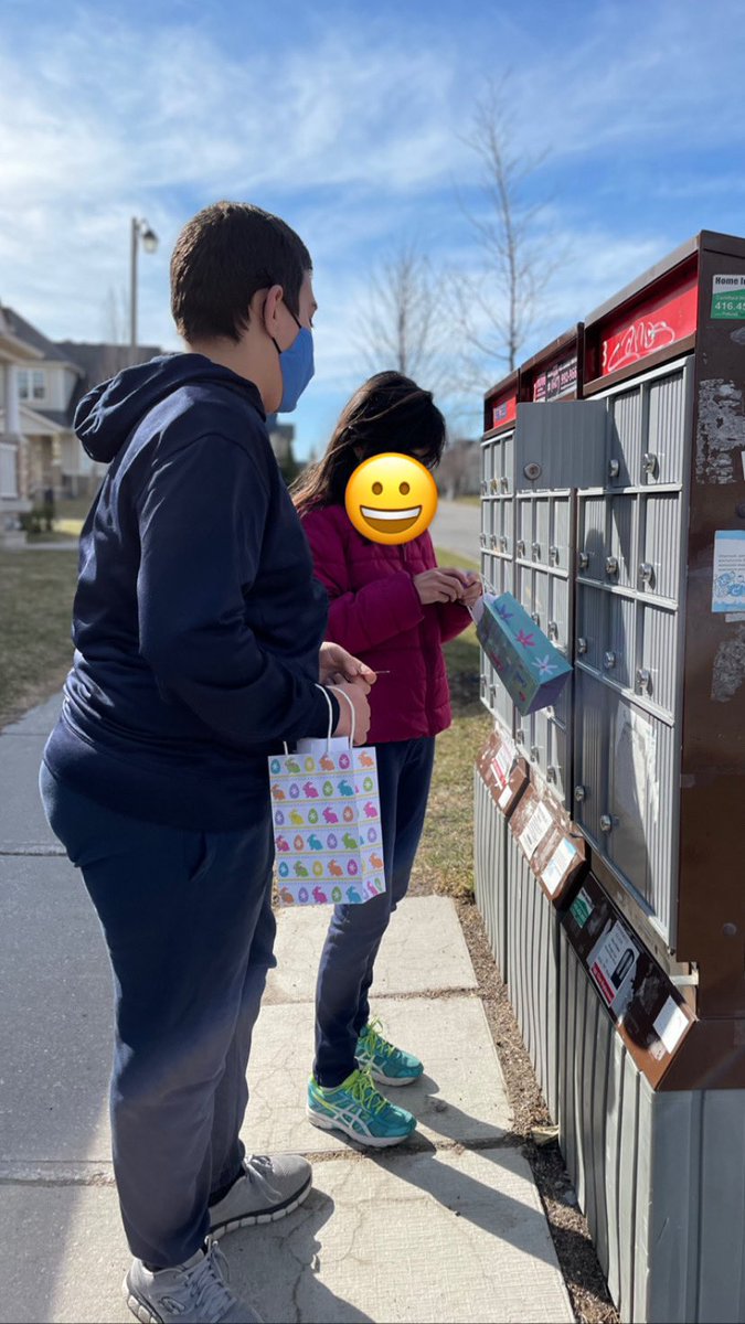 MsSultana6's tweet photo. The fun continues! Ss worked cooperatively while trying to solve clues!   Great job!! 😃📝🙌🏼. @FFMcGinnCES @YCDSB #socialskills @MelindaPizziol https://t.co/Mc7wTzxm2P