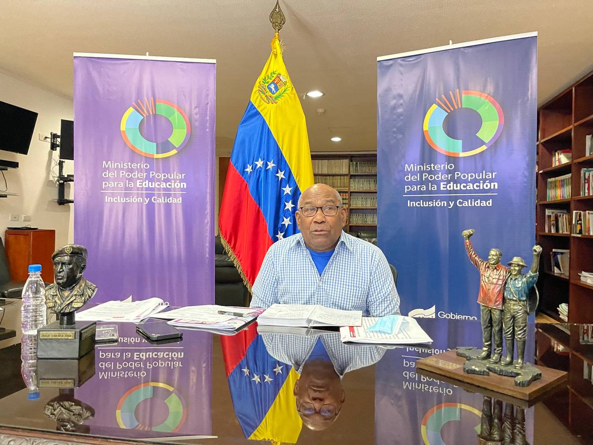 ViceSocialT_ve's tweet photo. #AHORA | Para seguir trabajando por el bienestar social de nuestro pueblo, el Gabinete de la @ViceSocialT_VE se reúne a través de videoconferencia para discutir los planes que se impulsan desde esta instancia. @NicolasMaduro @psuvaristobulo @IMVillarroel1 #SputnikVContraCovid https://t.co/kY5473AUdz