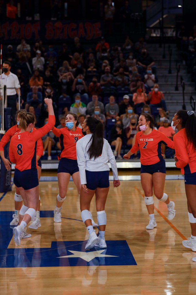 uttyler_vball's tweet photo. you know what it is ➡️ G A M E  D A Y. 

🆚 Arkansas- Fort Smith 
🗓 TODAY (3/30)
⌚️ 7:30 PM
📍 Herrington Patriot Center— Tyler, TX
🎥 https://t.co/VV9N56kfnE
(** our game is the north vs. central winner) https://t.co/dQpPPz7cKG