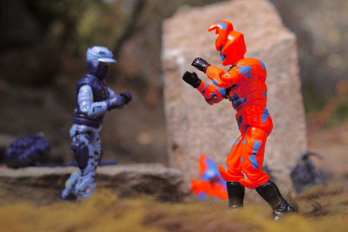 Shockwave vs. AlleyViper
#gijoe #cobra #toyphotography 
#actionfigures #80stoys #yojoe