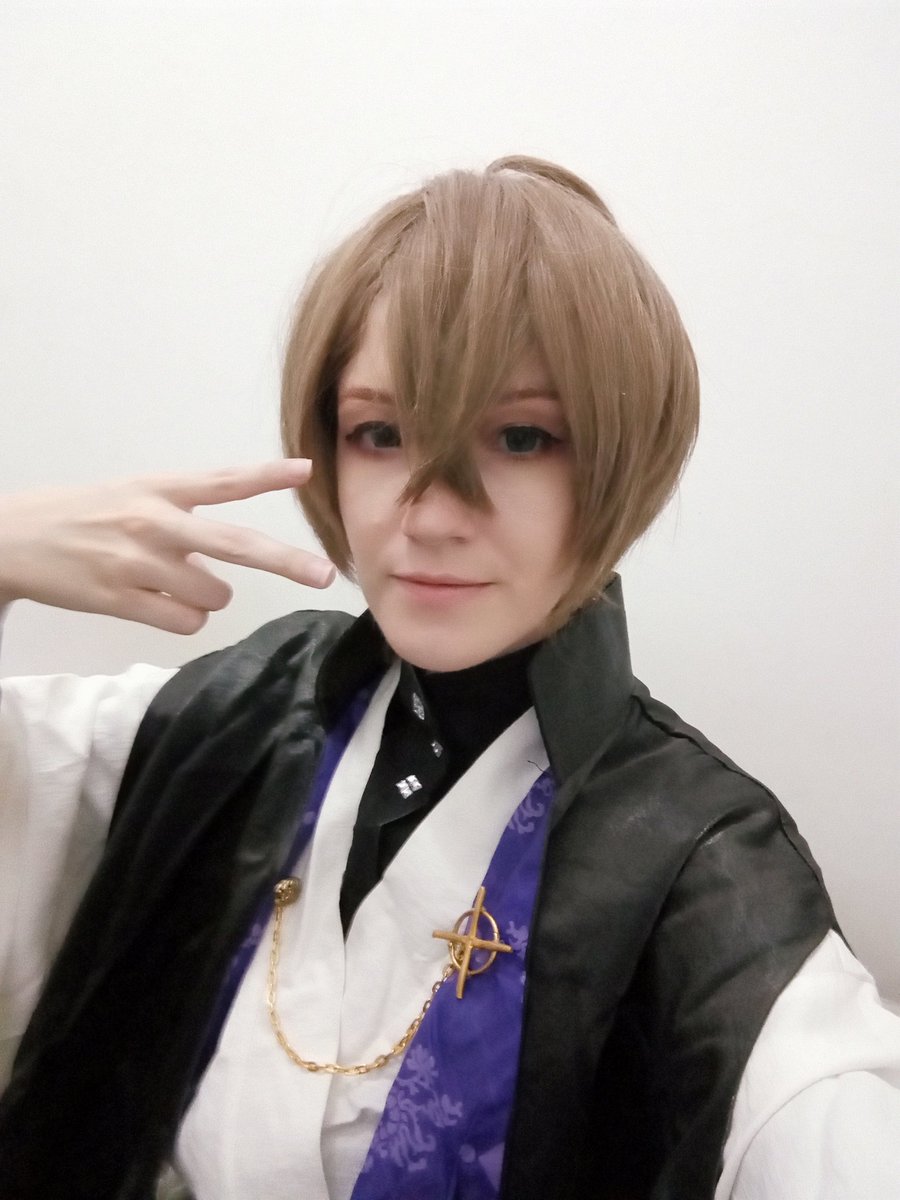 uchuupri's tweet photo. FP hand sign! https://t.co/qOxfwYQpL6