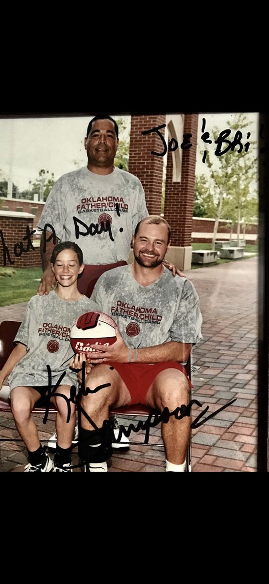 BriMcClafferty's tweet photo. Last year Jordan Hansen wrote about one of my favorite @CoachSampsonUH and @laurenEsampson stories.  A photo from that day. 

It’s nice to be important, but it’s more important to be nice. https://t.co/oTkZ17SXXa