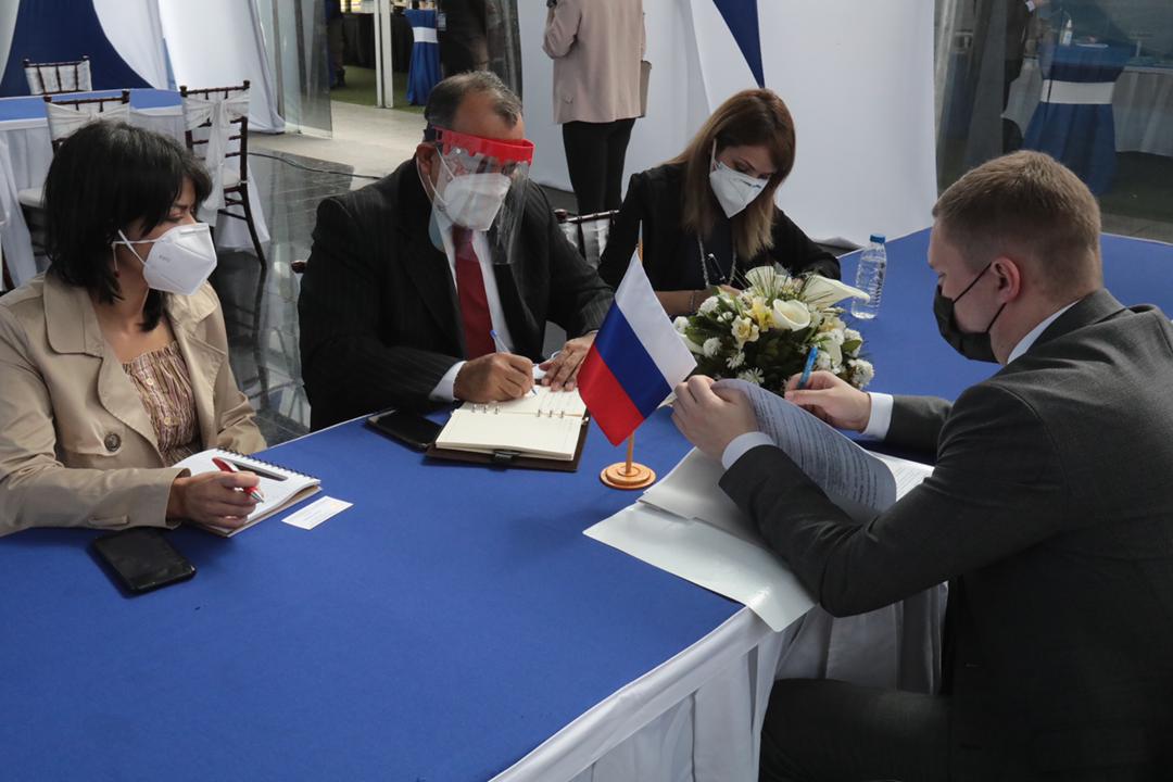 MHidrocarburos's tweet photo. 🇻🇪🇷🇺 Como parte de la relación de hermandad entre Rusia y Venezuela, se realiza la instalación de comisiones técnicas en el marco de la visita de Yuri Borisov, vicepresidente de la Federación de Rusia y Copresidente de la CIAN Rusia-Venezuela
#SputnikVContraCovid https://t.co/dnWlsIwSZH