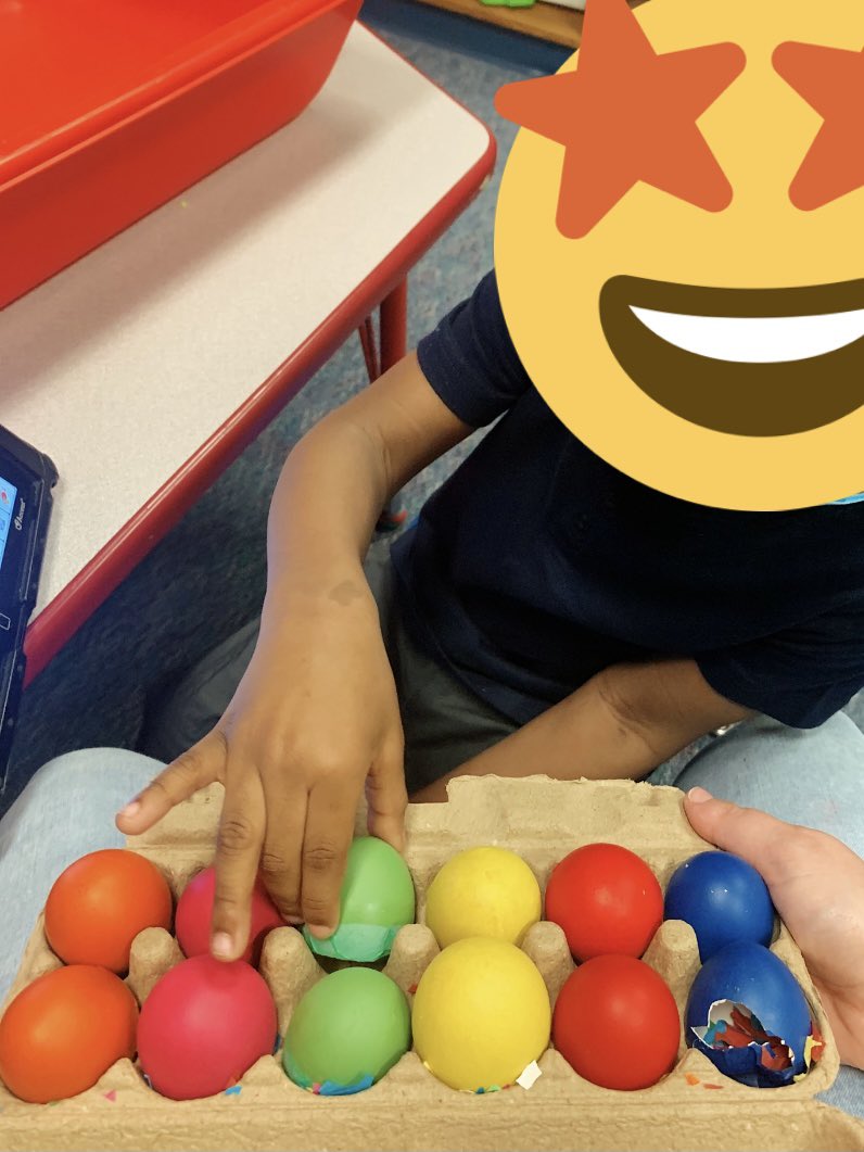 MsGabbyTVI's tweet photo. Couldn't let spring break pass us by without some egg activities! Sensory activities include breaking confetti eggs, dying eggs, grass with plastic eggs and more! Have a happy spring break! #TVI #CVI https://t.co/By05yng8Xf
